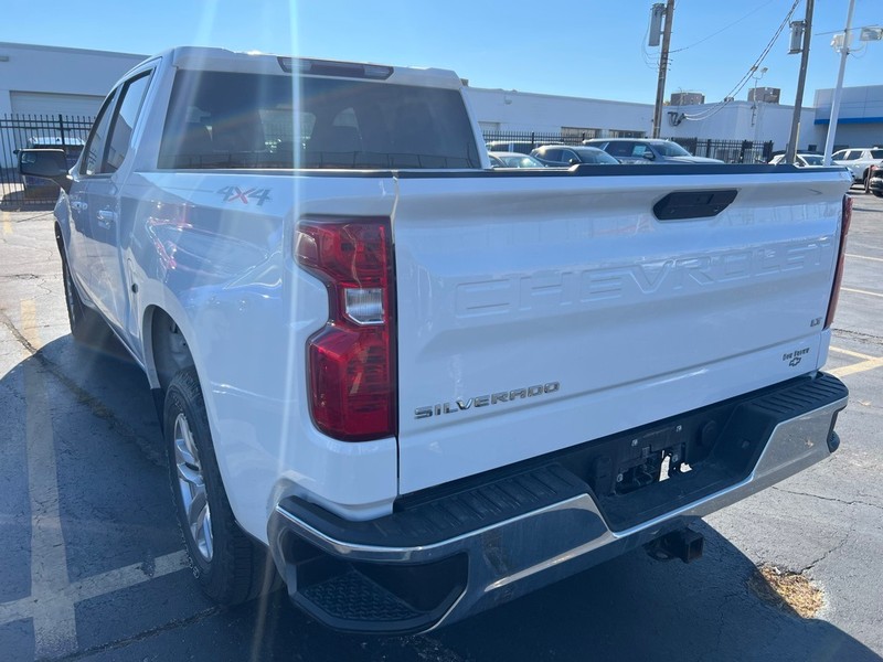 Chevrolet Silverado 1500 LTD Vehicle Full-screen Gallery Image 4