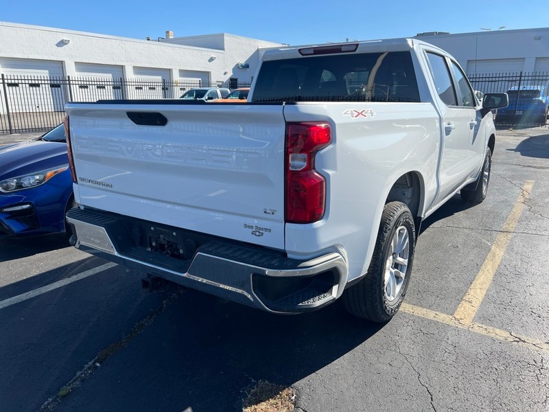 Chevrolet Silverado 1500 LTD Vehicle Full-screen Gallery Image 6