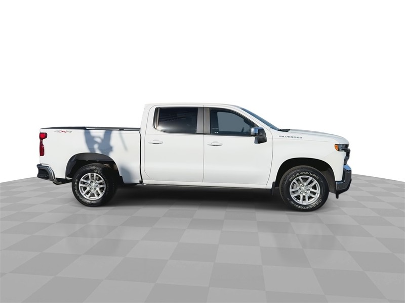 Chevrolet Silverado 1500 LTD Vehicle Full-screen Gallery Image 13