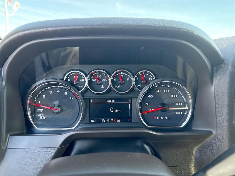 Chevrolet Silverado 1500 LTD Vehicle Full-screen Gallery Image 15