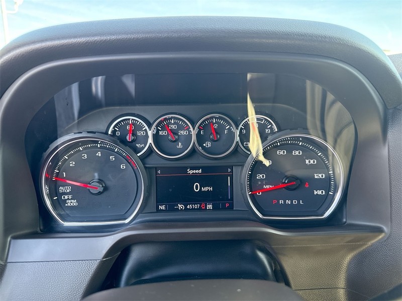 Chevrolet Silverado 1500 LTD Vehicle Full-screen Gallery Image 17