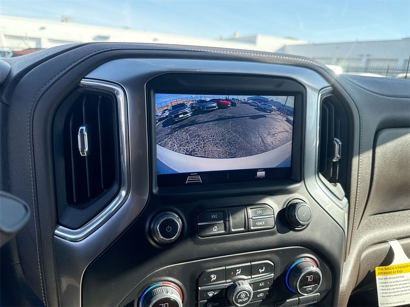 Chevrolet Silverado 1500 LTD Vehicle Full-screen Gallery Image 19