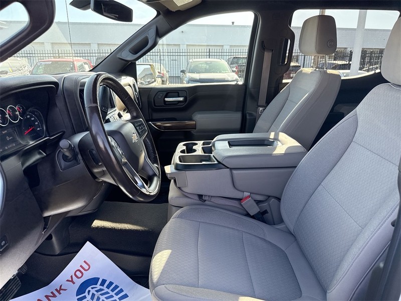 Chevrolet Silverado 1500 LTD Vehicle Full-screen Gallery Image 24