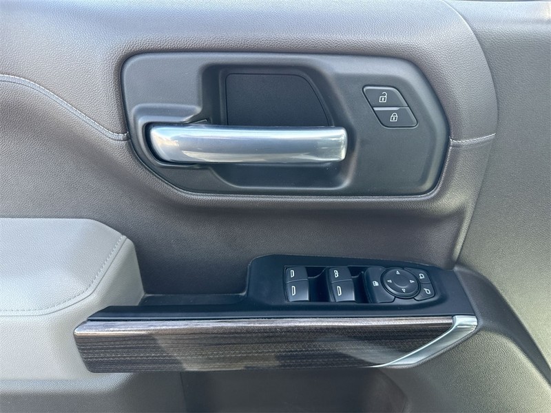 Chevrolet Silverado 1500 LTD Vehicle Full-screen Gallery Image 26