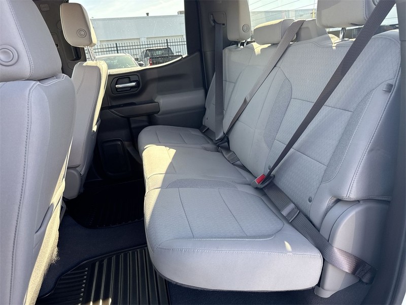 Chevrolet Silverado 1500 LTD Vehicle Full-screen Gallery Image 27