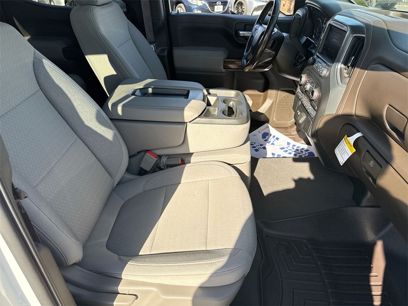 Chevrolet Silverado 1500 LTD Vehicle Full-screen Gallery Image 30