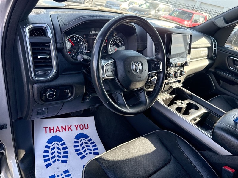 Ram 1500 Vehicle Full-screen Gallery Image 14