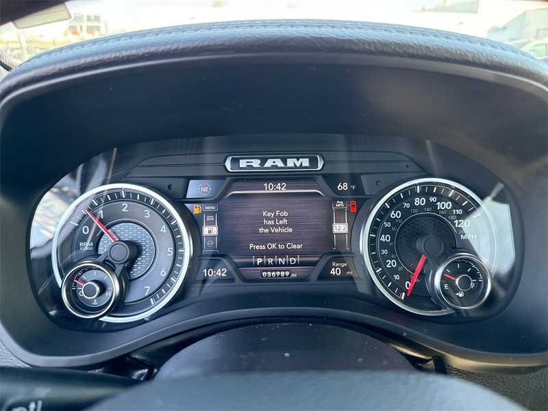 Ram 1500 Vehicle Full-screen Gallery Image 15