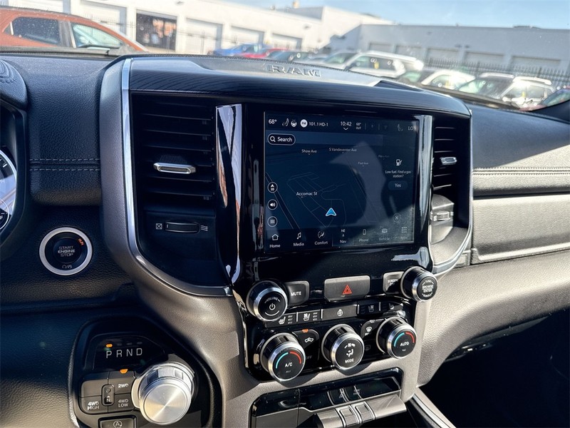 Ram 1500 Vehicle Full-screen Gallery Image 18