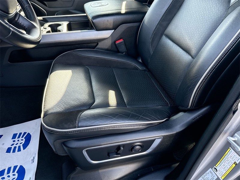 Ram 1500 Vehicle Full-screen Gallery Image 23