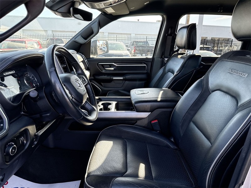 Ram 1500 Vehicle Full-screen Gallery Image 24