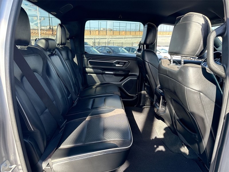 Ram 1500 Vehicle Full-screen Gallery Image 29