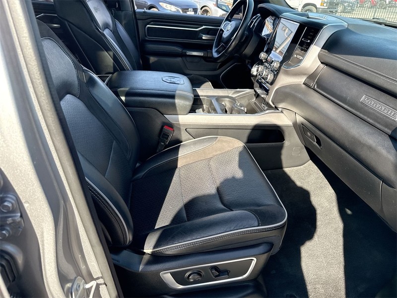 Ram 1500 Vehicle Full-screen Gallery Image 30