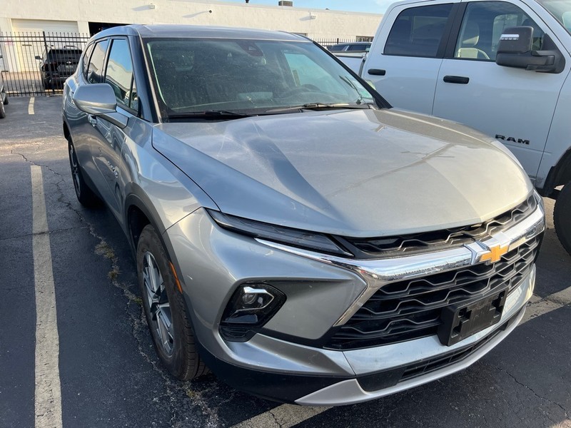 Chevrolet Blazer Vehicle Full-screen Gallery Image 02