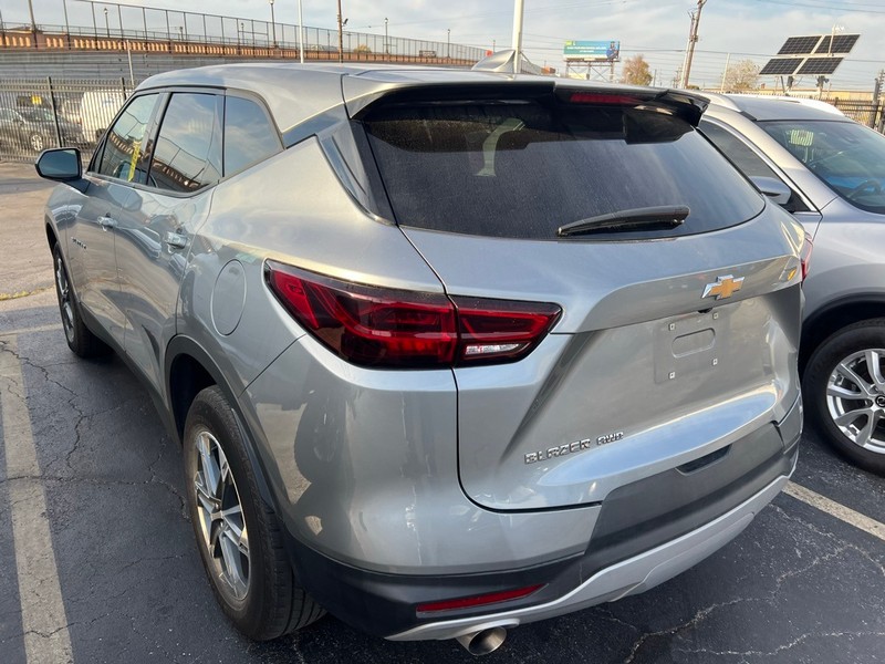 Chevrolet Blazer Vehicle Full-screen Gallery Image 03