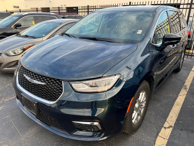 2024 Chrysler Pacifica Touring L's photo