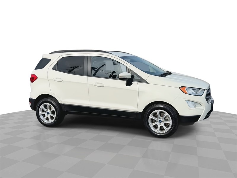 Ford EcoSport Vehicle Full-screen Gallery Image 3