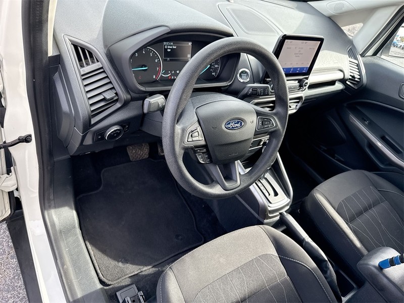 Ford EcoSport Vehicle Full-screen Gallery Image 14