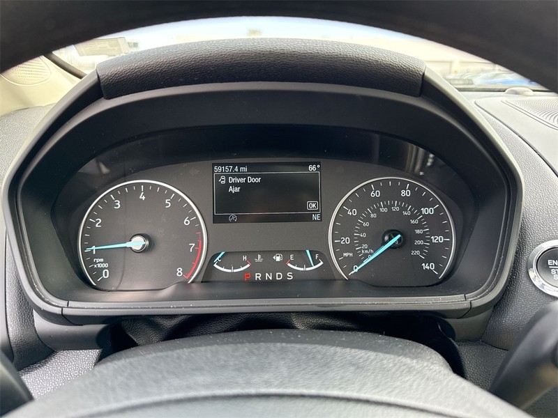 Ford EcoSport Vehicle Full-screen Gallery Image 15