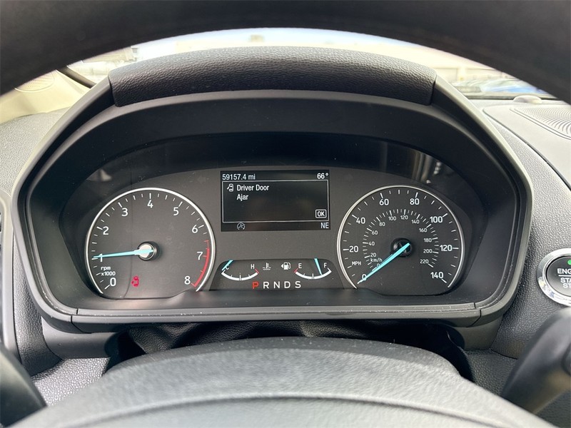 Ford EcoSport Vehicle Full-screen Gallery Image 17