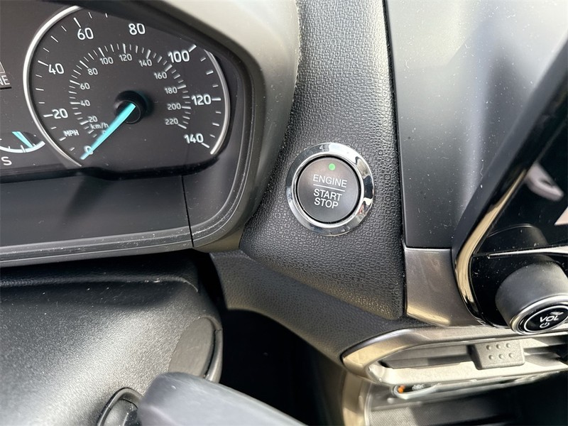 Ford EcoSport Vehicle Full-screen Gallery Image 21