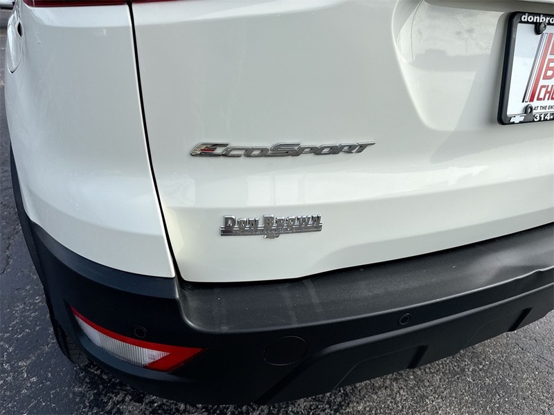 Ford EcoSport Vehicle Full-screen Gallery Image 35