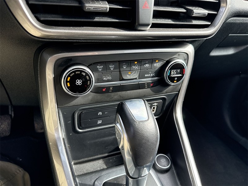 Ford EcoSport Vehicle Full-screen Gallery Image 38