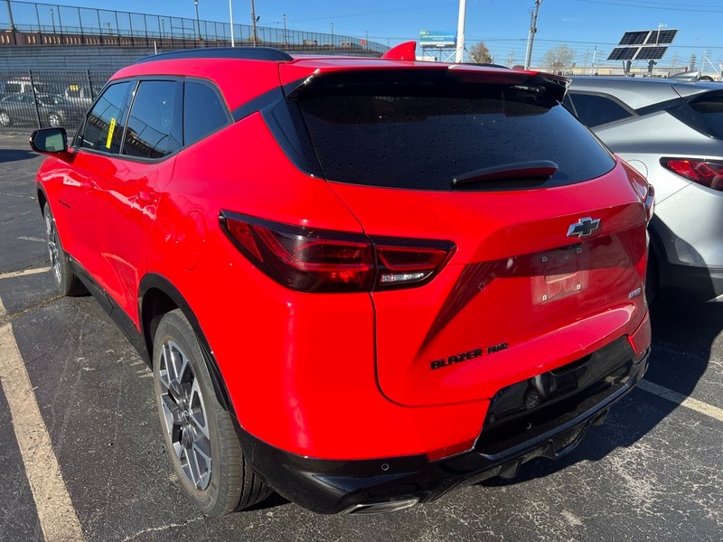 Chevrolet Blazer Vehicle Full-screen Gallery Image 4