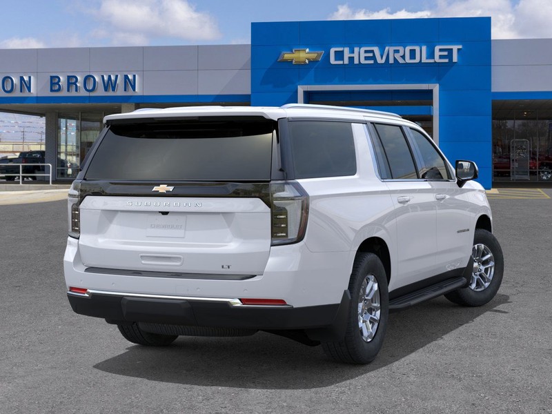 Chevrolet Suburban Vehicle Full-screen Gallery Image 4