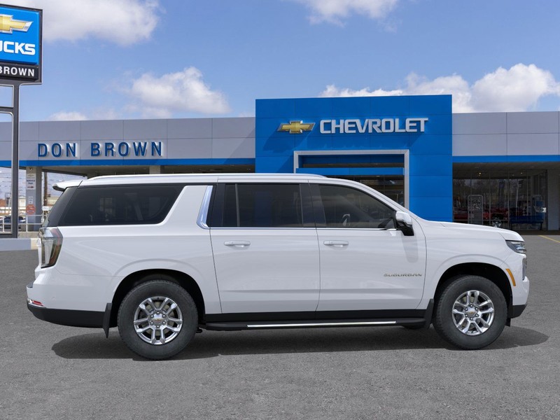 Chevrolet Suburban Vehicle Full-screen Gallery Image 5