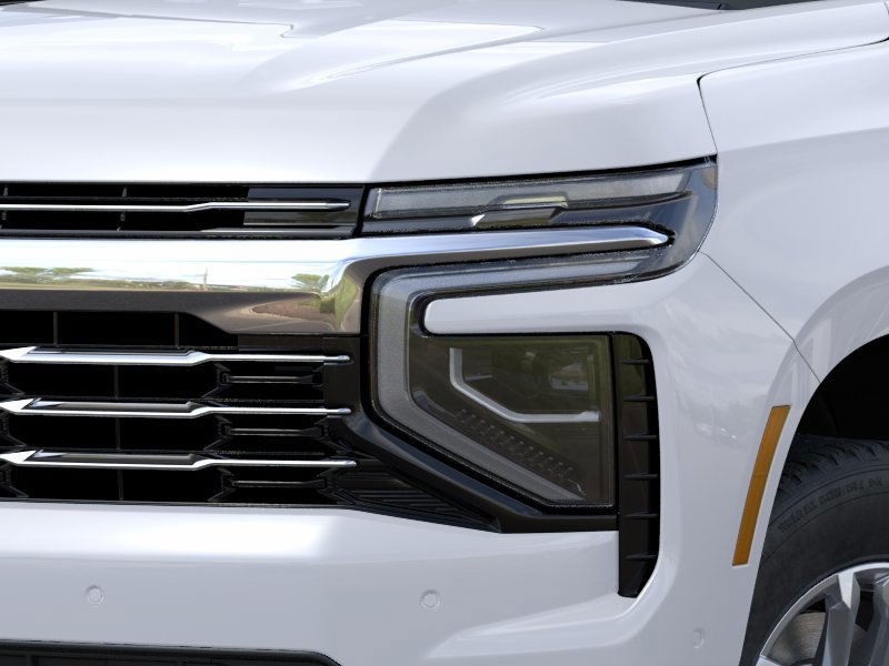 Chevrolet Suburban Vehicle Full-screen Gallery Image 10