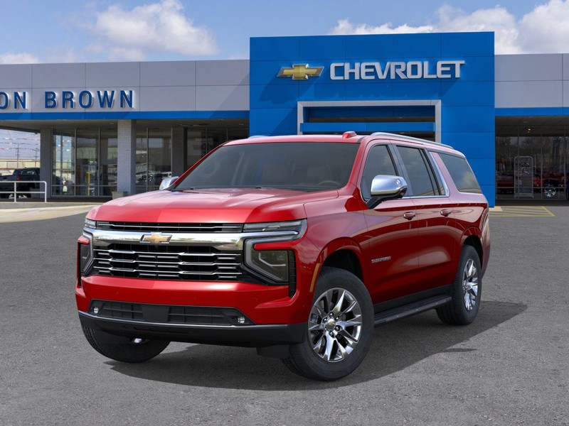 Chevrolet Suburban Vehicle Full-screen Gallery Image 6