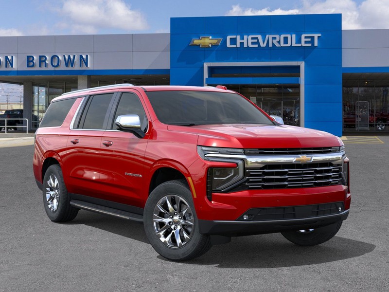 Chevrolet Suburban Vehicle Full-screen Gallery Image 7