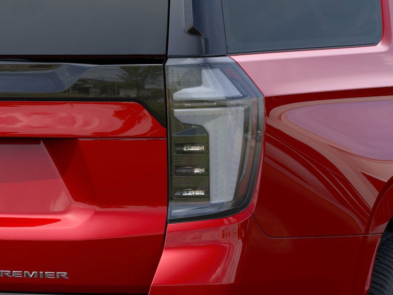 Chevrolet Suburban Vehicle Full-screen Gallery Image 11