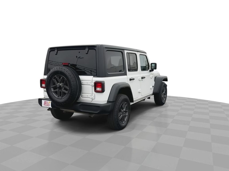 Jeep Wrangler Vehicle Full-screen Gallery Image 13