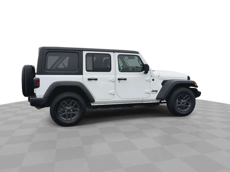 Jeep Wrangler Vehicle Full-screen Gallery Image 14