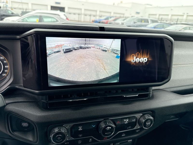 Jeep Wrangler Vehicle Full-screen Gallery Image 22