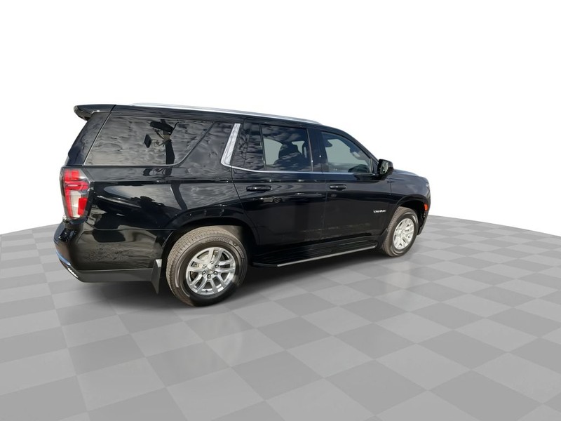 Chevrolet Tahoe Vehicle Full-screen Gallery Image 13