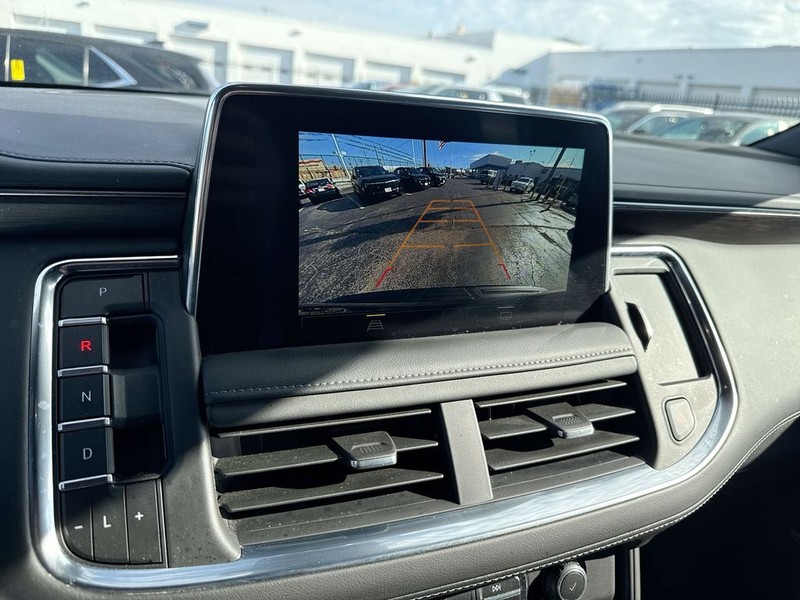 Chevrolet Tahoe Vehicle Full-screen Gallery Image 22