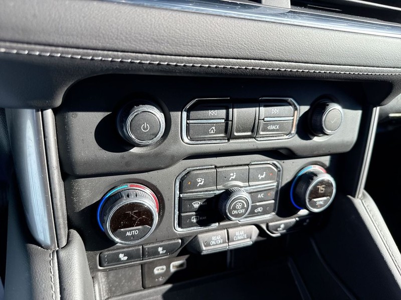 Chevrolet Tahoe Vehicle Full-screen Gallery Image 25