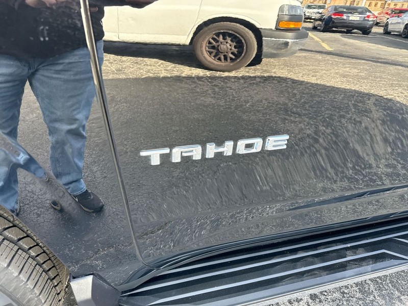 Chevrolet Tahoe Vehicle Full-screen Gallery Image 38