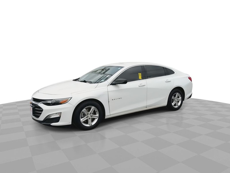 Chevrolet Malibu Vehicle Full-screen Gallery Image 6