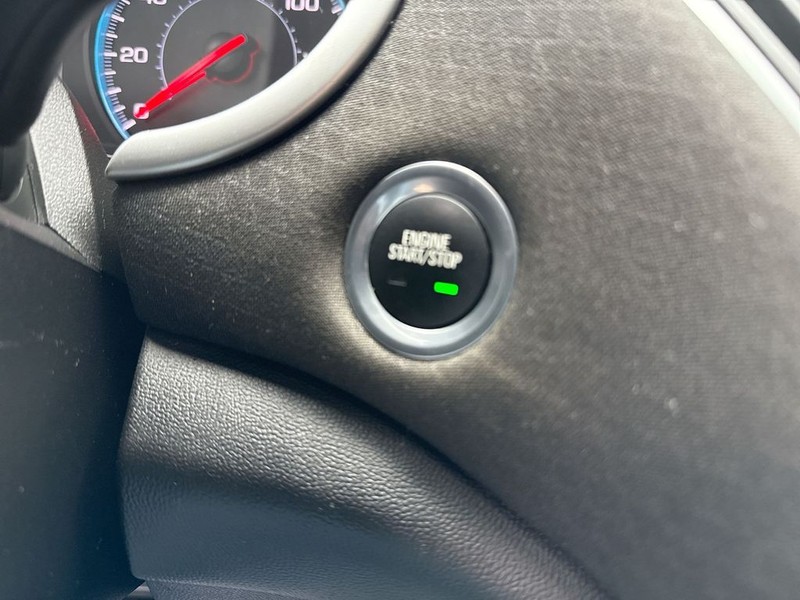 Chevrolet Malibu Vehicle Full-screen Gallery Image 21