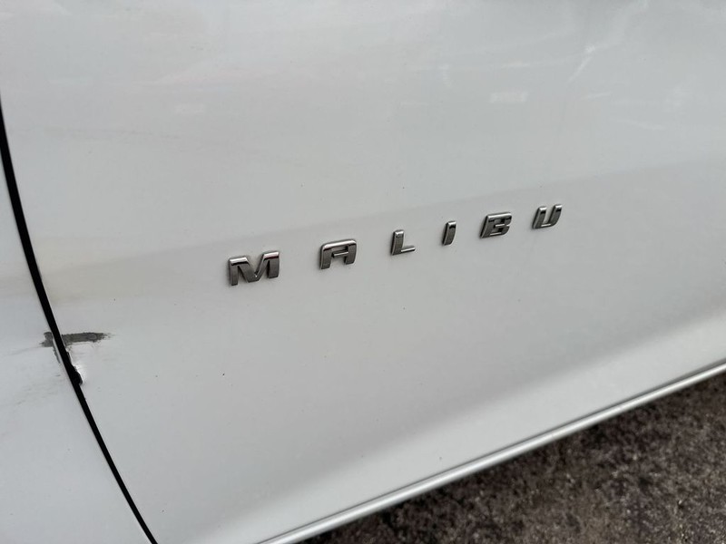 Chevrolet Malibu Vehicle Full-screen Gallery Image 34