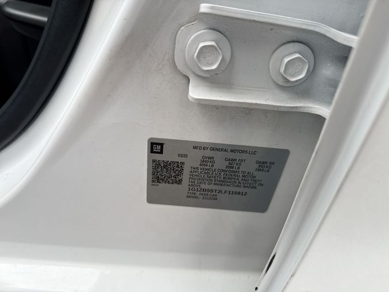 Chevrolet Malibu Vehicle Full-screen Gallery Image 36