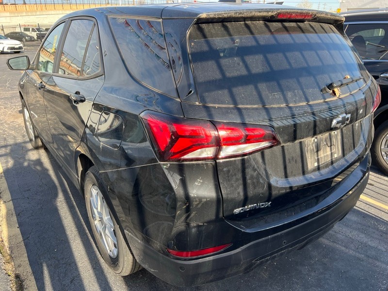 Chevrolet Equinox Vehicle Full-screen Gallery Image 03