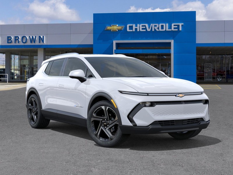 Chevrolet Equinox EV Vehicle Full-screen Gallery Image 7