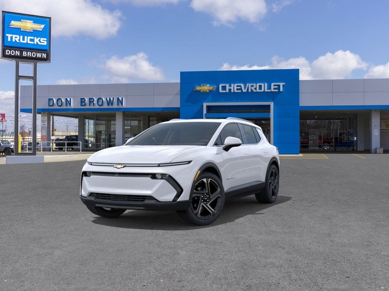 Chevrolet Equinox EV Vehicle Full-screen Gallery Image 8