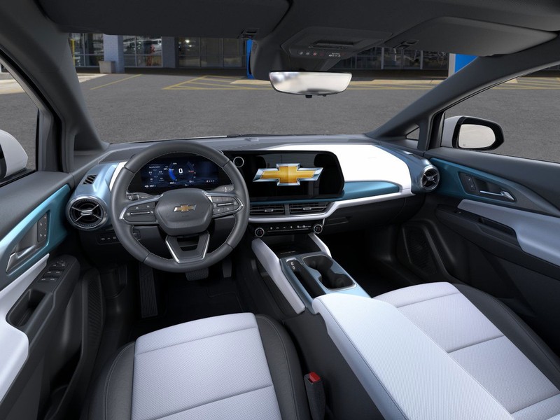 Chevrolet Equinox EV Vehicle Full-screen Gallery Image 15