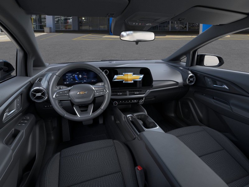 Chevrolet Equinox EV Vehicle Full-screen Gallery Image 15